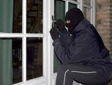Καλαμάτα: Διπλή αποτυχία για 4 διαρρήκτες που τους... «έπιασαν» οι κάμερες